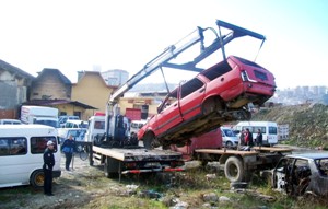 Belediye hurda araç sorununu çözdü