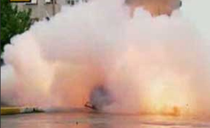 Vadi'de bombalar patlıyor