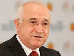 Cemil Çiçek'ten Anayasa açıklaması!