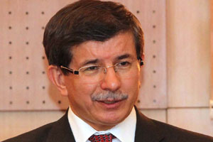 Davutoğlu'ndan 'Türk subayı' açıklaması