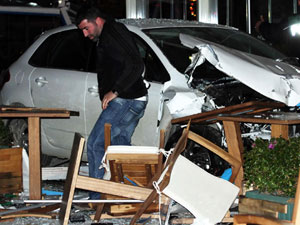 Alkollü sürücü ortalığı savaş alanına çevirdi