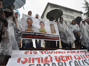 KTÜ'de işten çıkarılan işçilerin eylemi sürüyor