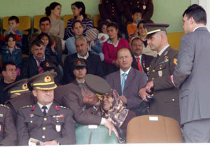 Konserde kadınlara uyarı  geldi