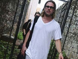 Brad Pitt, sosyal medyayı salladı!