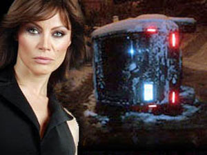 Ünlü oyuncunun aracı takla attı