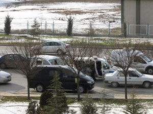 CHP merkezi önünde silah sesleri!