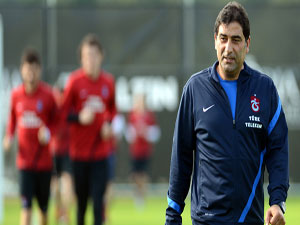Ünal Karaman futbolcuları uyardı