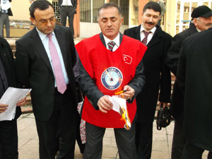 Az daha kendini yakıyordu !