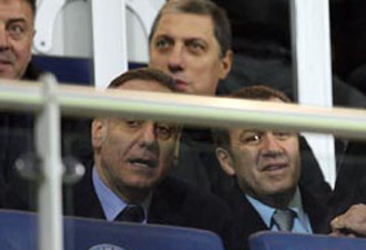 Dikkat Avni Aker'de Savcı var....