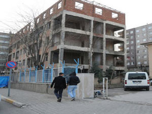 Polisin gözünün önünde bunu yaptılar!