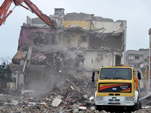 Yıkımın kredisi de devletten