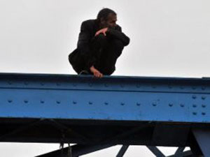 Sen atlarsan ben de atlarım !