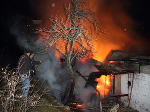 Yaşlı kadın yangında feci şekilde can verdi