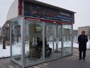 Türkiye'nin ilk ısıtmalı otobüs durağı