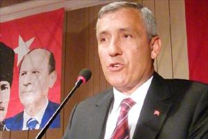 Mesut Özcan istifa etti