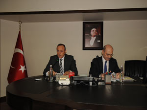 Bayraktar Valiler toplantısına katıldı