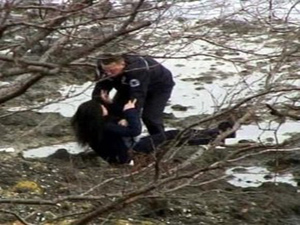 Kıyafetinden tutup çekti ve...!