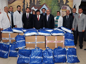 Gümüşhane'de bin 256  öğrenciye yardım