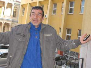 İsim benzerliği canından bezdirdi!