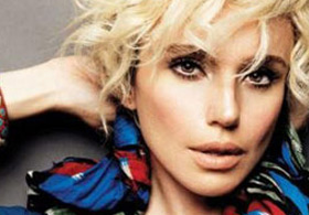 Ünlü sanatçının evine hırsız girdi