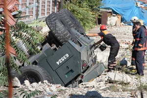 Polis panzeri devrildi yaralılar var !