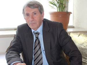 Kurduğu belediyeyi kendi kapattı