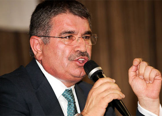 Eski Bakan'dan düet!