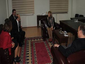 Ayşe Kulin Trabzon'da