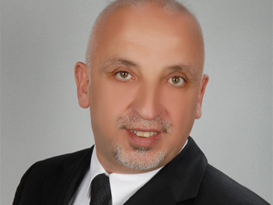 Ata" Her iki adaya da eşit mesfedeyim"