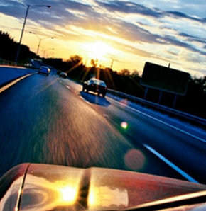 Arabasının üzerine " Kaşar Yaren" yazılınca