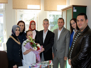 Ak Parti'den Kadınlar Günü ziyareti