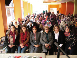 Kadın kolları üyeleri Özdil'de buluştu