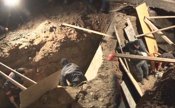 Toprak kayması sonucu göçük oluştu