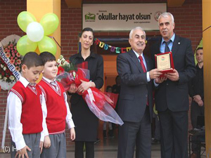 Eski futbolcudan örnek davranış