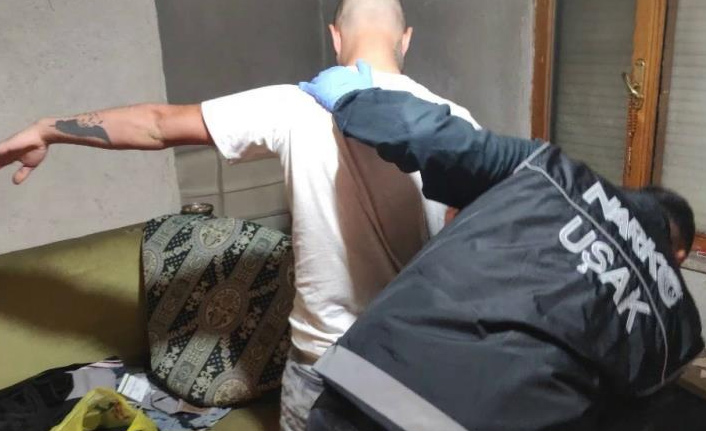Narkotik ekipleri, hedefteki şüphelileri kıskıvrak yakaladı