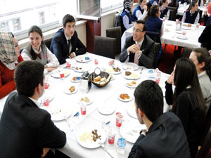 Of'ta öğrenciler sınav öncesi stres attı