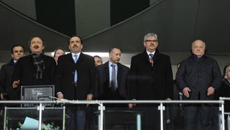 Stadyumda  konuşmadılar !