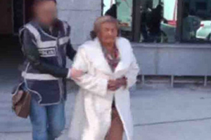 82'lik ninenin yaptığına bak