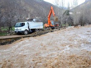 Gümüşhane'de Harşit Çayı taştı