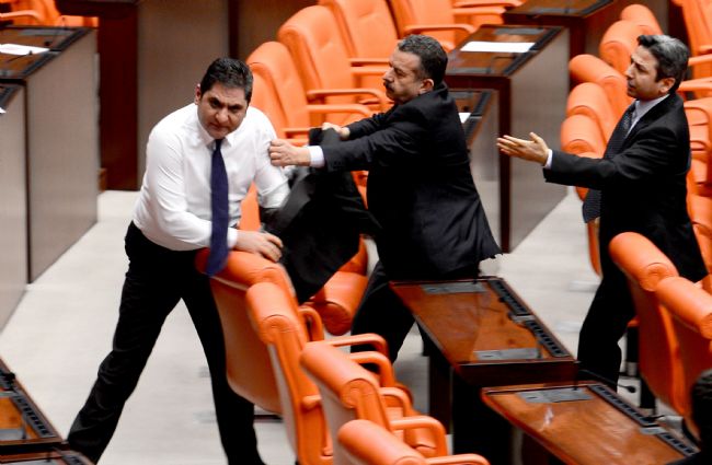 TBMM'de vekiller arasında gerginlik!
