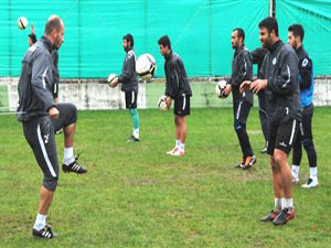 Futbolculara maç öncesi para dopingi