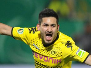 Devler  bu Türk'ün peşinde!