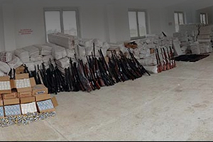 Suriye sınırında silah deposu şoku