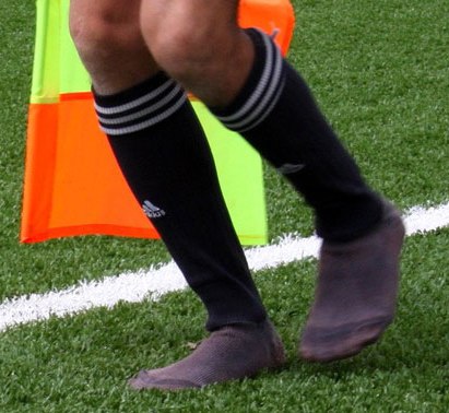 Çorapla maç yönetti