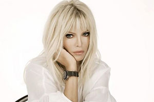 Ünlü sanatçıya büyük ödül