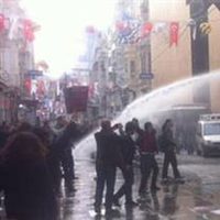 Taksim Savaş alanına döndü