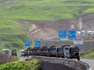 Sınıra askeri malzeme sevkiyatı yapıldı