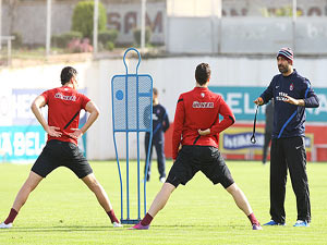 Kafkas futbolculara resti çekti