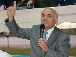 Arık İnsanlarla kucaklaşacağız