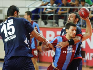 Trabzon hentbol galip geldi